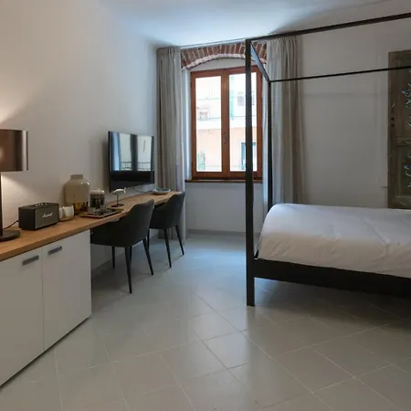 בית הארחה L'emporio מנרולה